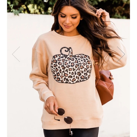 Gildan Tops - Fall Leopard Pumpkin Pullover